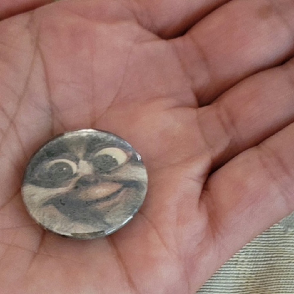 Gremlins Button, "Daffy" - Picture 3 of 3